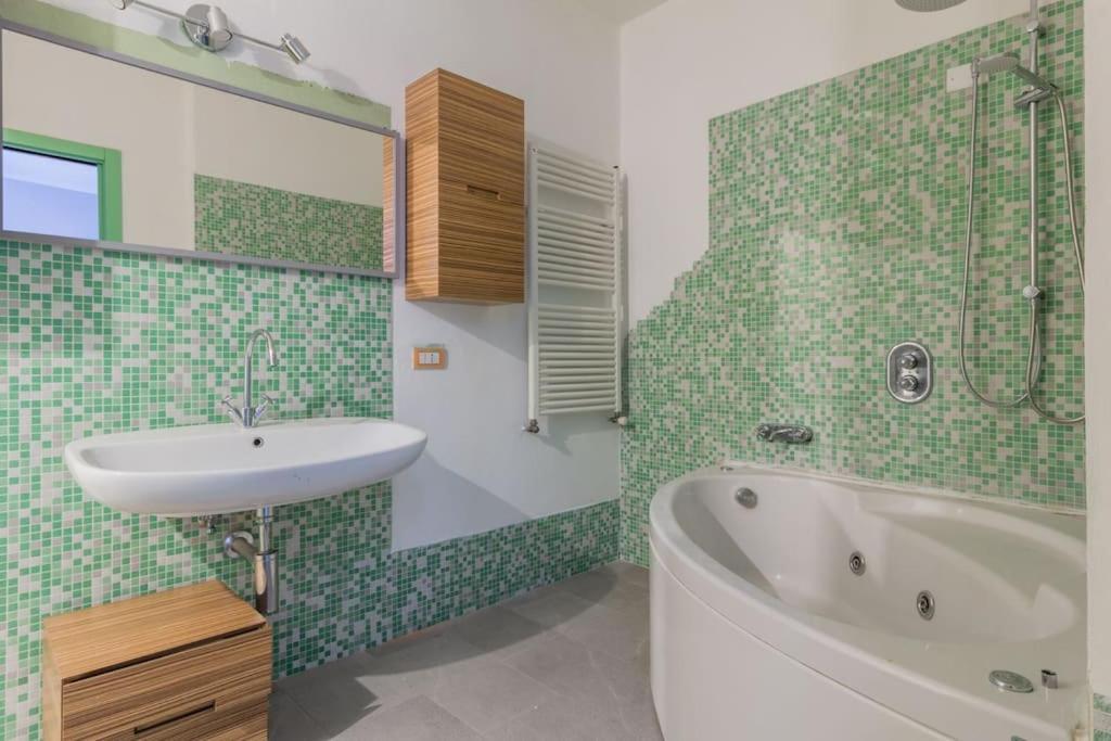 San Bartolomeo Loft Guest House Piacenza Exterior foto